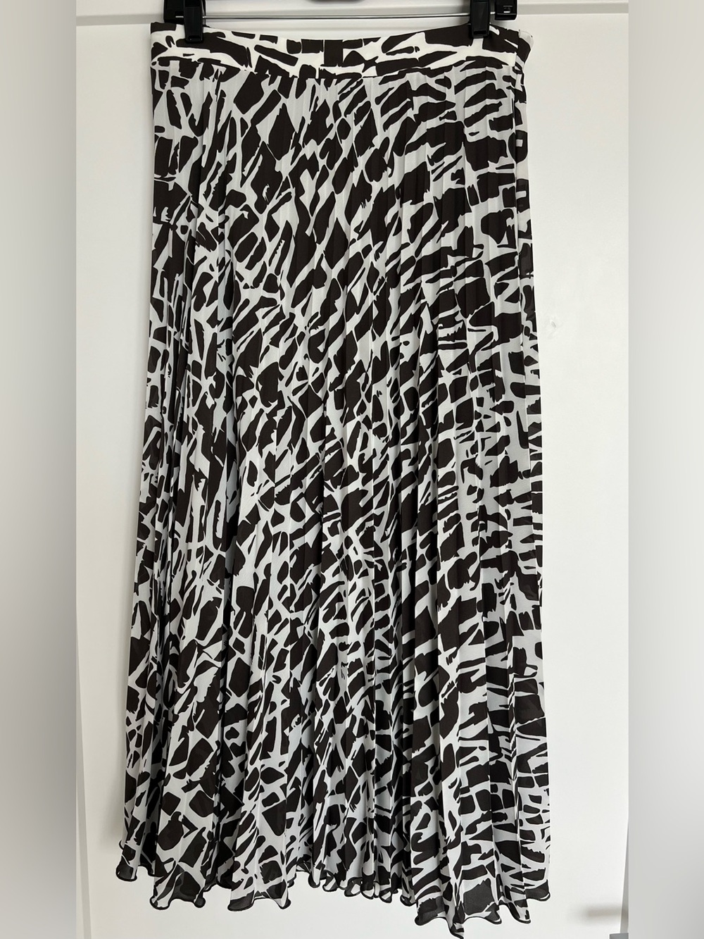 Maeve Anthropologie Hildi Black and White Pleated Midi Skirt Size Medium